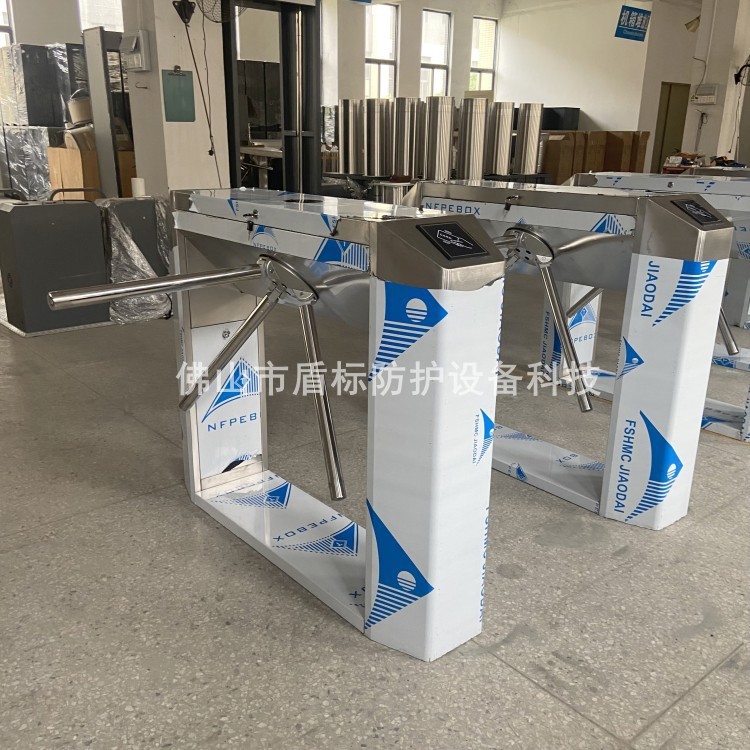 佛山工厂生产出入口立式三辊闸机 车站售票入口双通道不锈钢挡闸