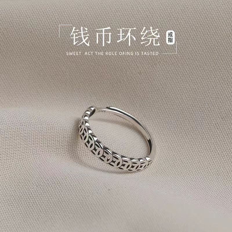 銀色の新型のレトロな指輪の女性は財を集めて貨幣の個性の設計を集めます。|undefined