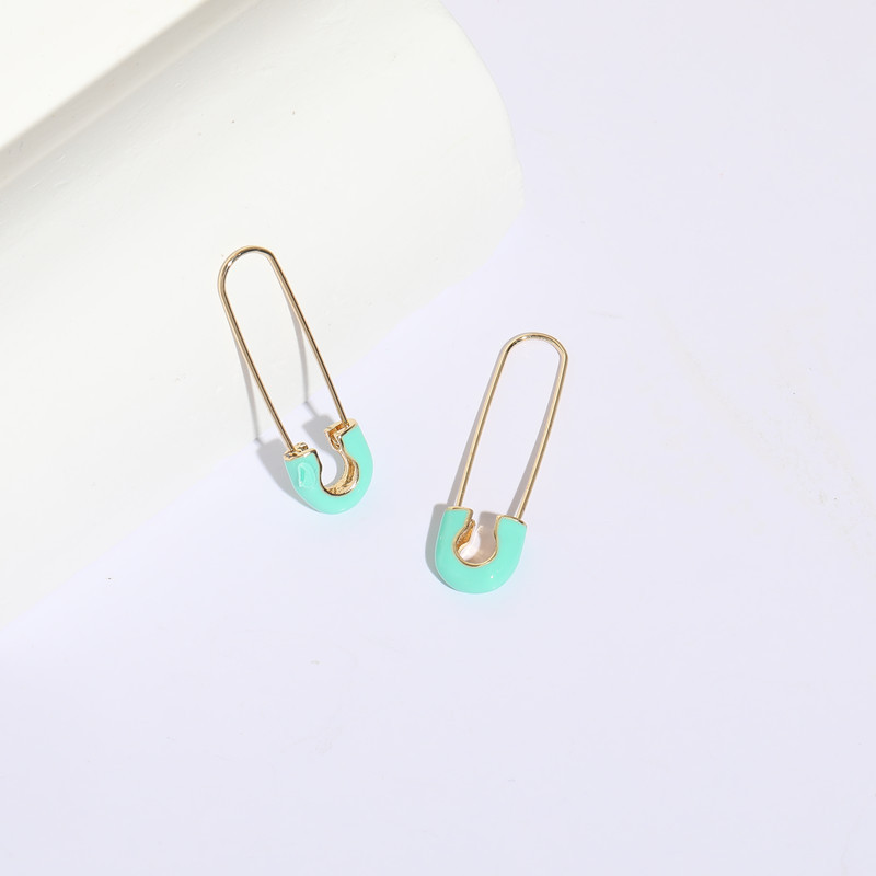 Simple Style Paper Clip Copper Earrings Enamel Gold Plated Copper Earrings display picture 3