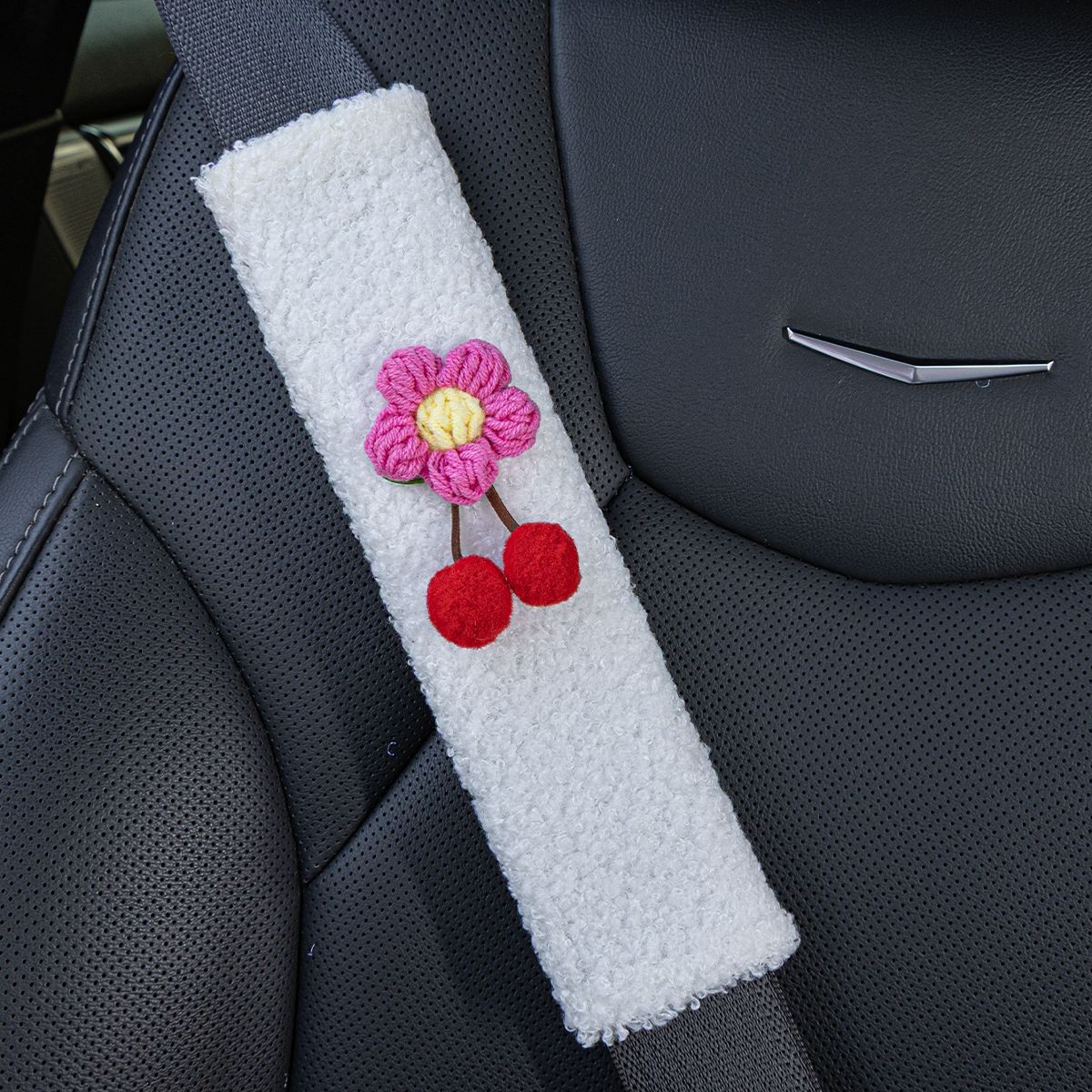 Cross-Border Amazon Personalized Creative Car Safety Shoulder Pads White Lamb Wool Shoulder Pads Girls' Seatbelt Decoration
