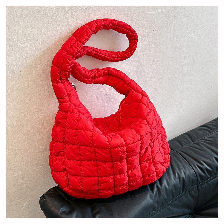 Comercio exterior al por mayor 2023 nueva nube plisada bolso de las mujeres de gran capacidad de hombro bolsa de mensajero bolso de mano a juego