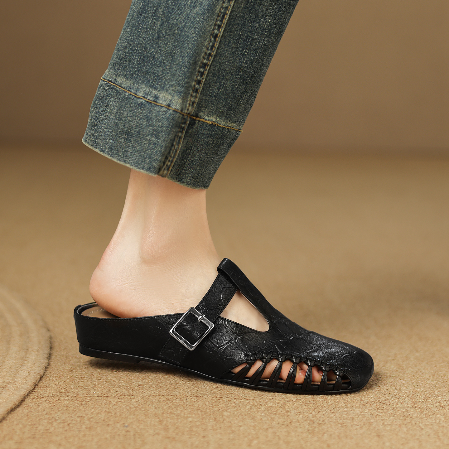 Dép nữ quai chữ T mũi nhọn kiểu vintage, đế bệt, size 34–41 — đen