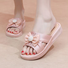 һ�����l�p��ƽ��ܛ����ЬŮ�⴩���m��ˮ����һ���Ͽ羳���Q�S��