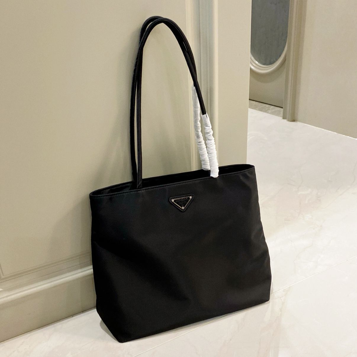 One-shoulder bag