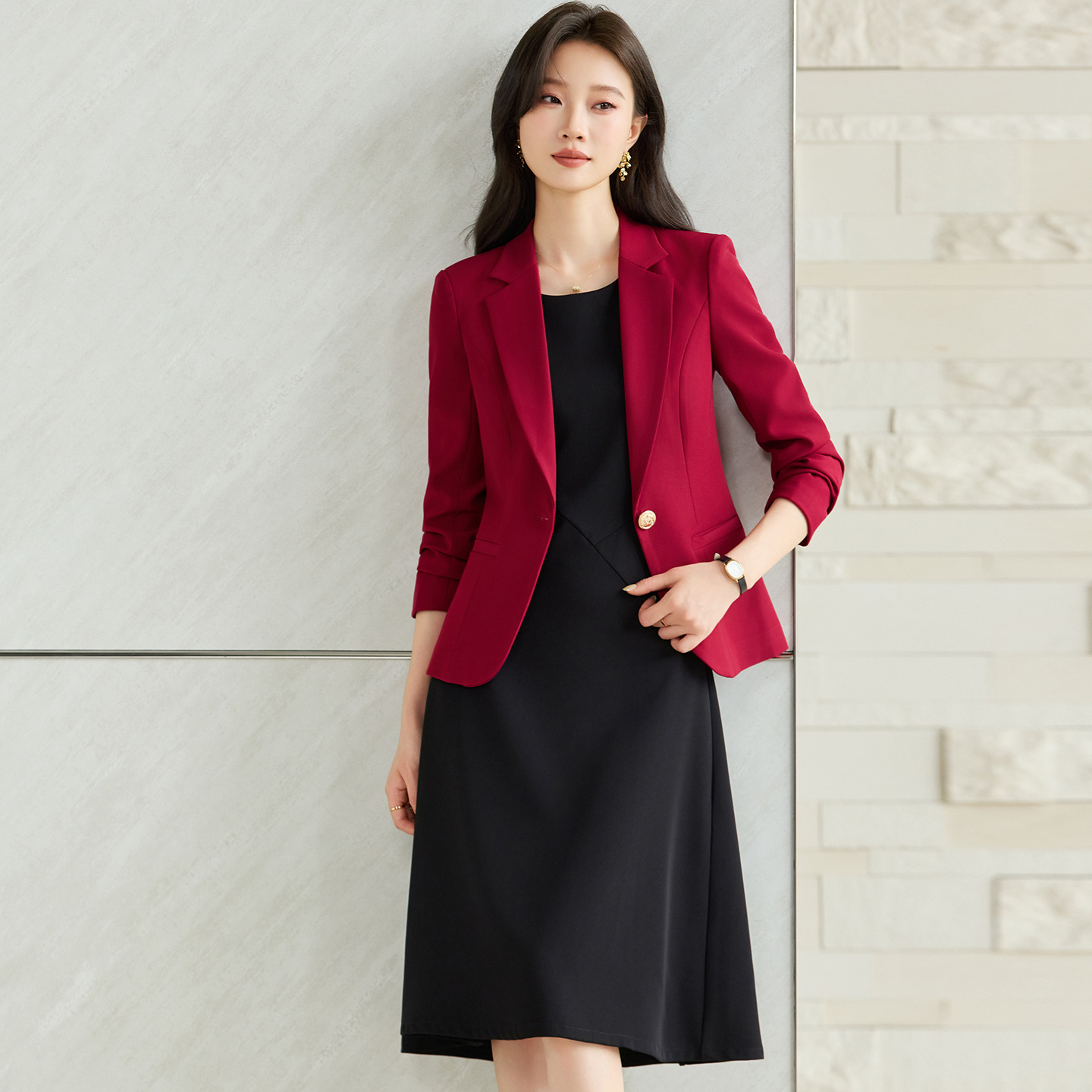 High-end women's blazer, new spring and autumn style, casual and versatile, fashionable and elegant suit skirt.