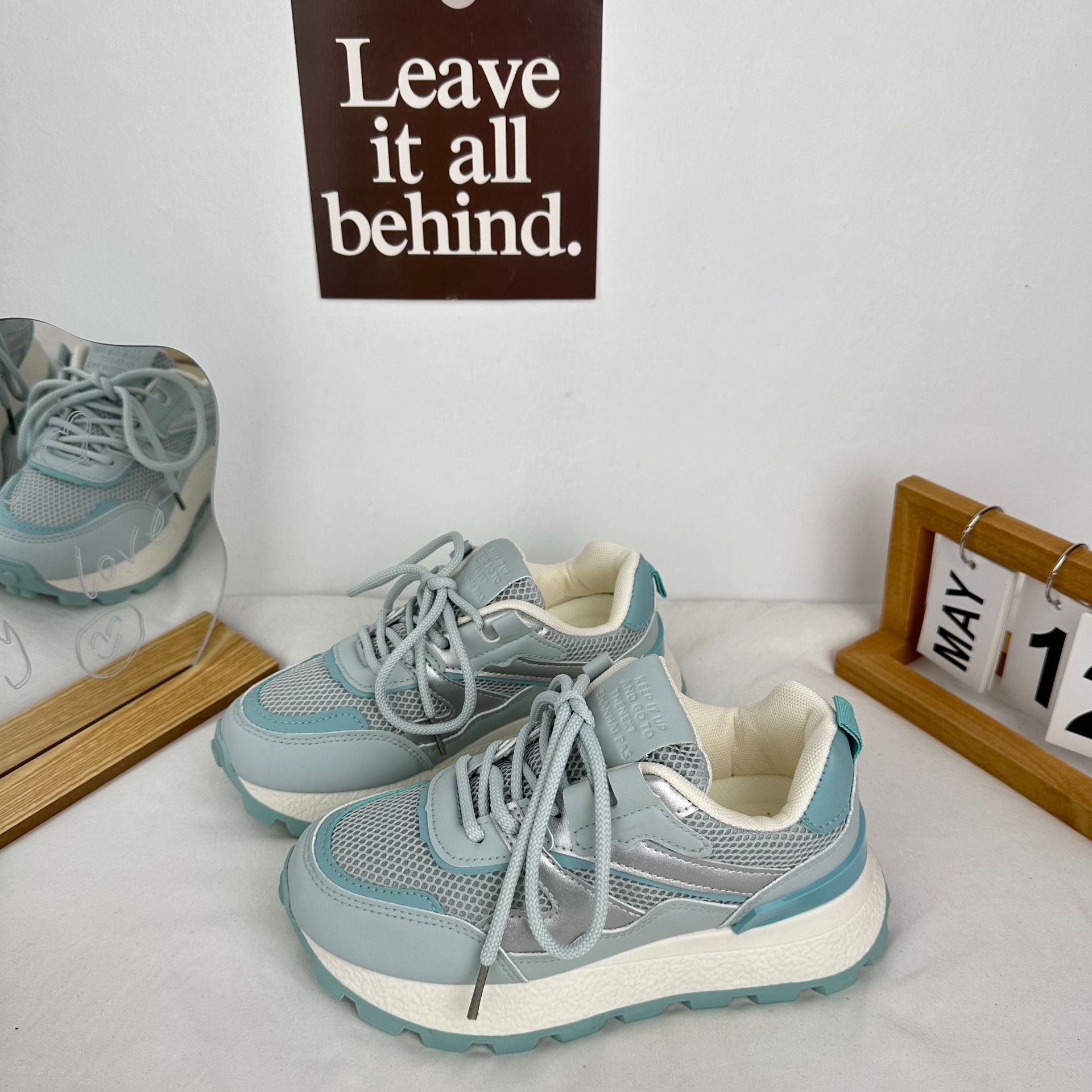 Yuanbo 2024 primavera y verano zapatos de malla transpirables zapatos de mujer casuales coreanos zapatos de estilo de Hong Kong
