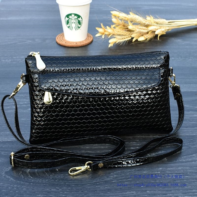 New Style Shiny Leather Crossbody Bag for Women, Large Capacity Clutch Bag, Simple and Fashionable, Dual-Purpose Small Bag for Middle-Aged Mothers