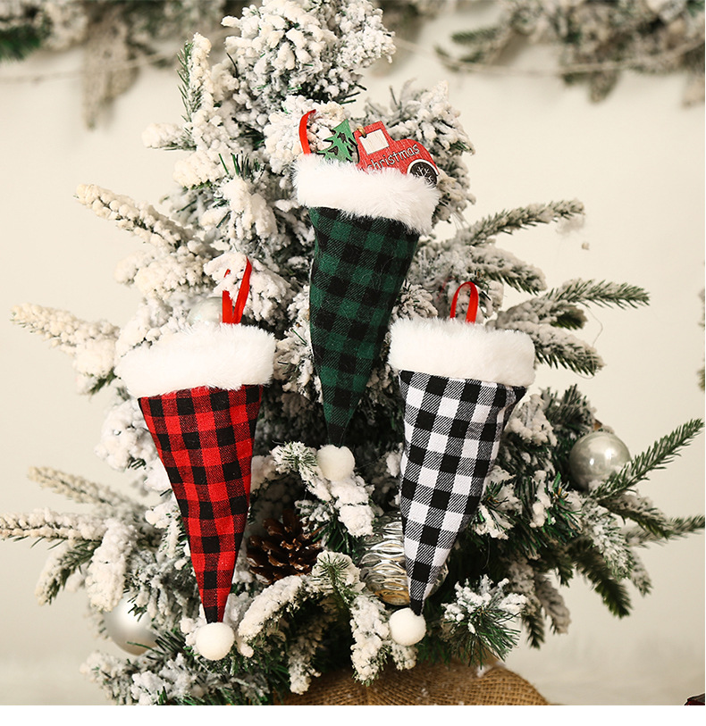 Christmas Fashion Christmas Hat Plaid Cloth Party Tableware Set 1 Piece display picture 3