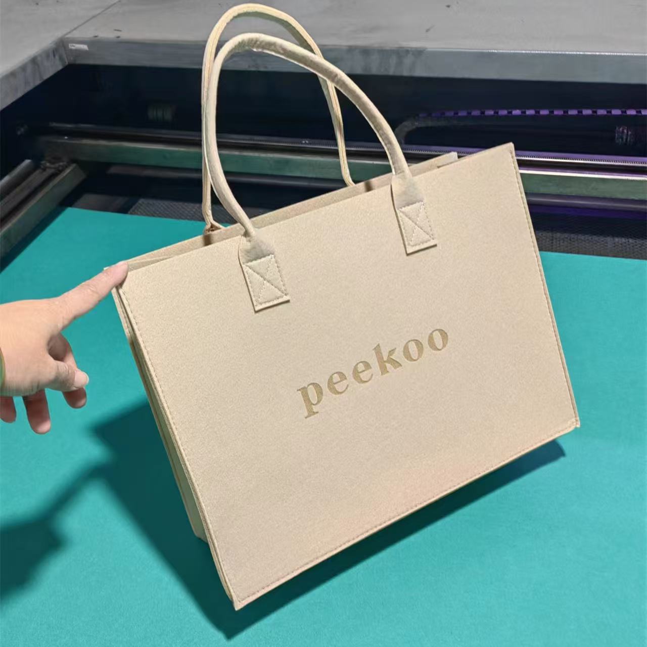 카키색;30*20*12cm