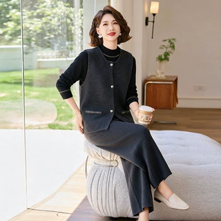 2026年春秋马甲上衣洋气时尚三件套妈妈秋装针织套装中老年人女装
