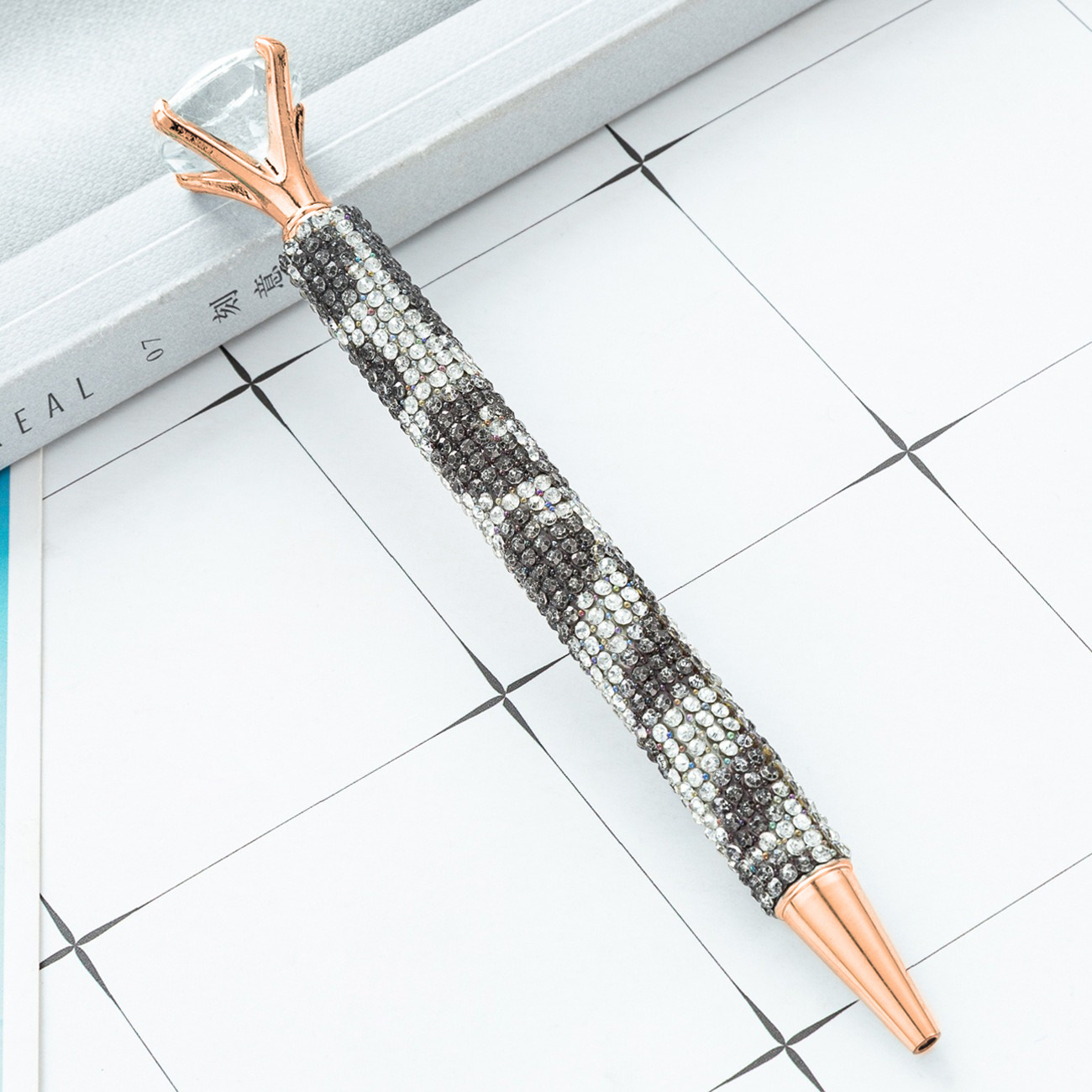 Fábrica de bolígrafo de diamante grande bolígrafo de metal rotativo bolígrafo de cristal bolígrafo de diamante publicitario bolígrafo de regalo