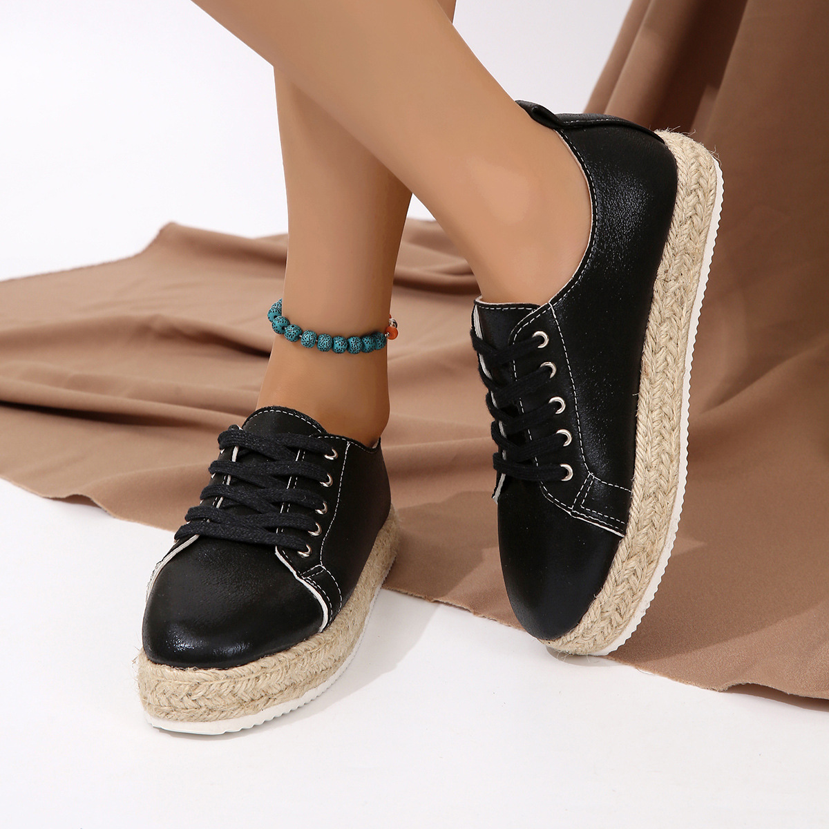 נעלי WOLFF אורטופדיות מטאליות - כסופות