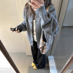 灰色针织开衫女秋季宽松慵懒风休闲百搭高级感外搭毛衣外套上衣冬