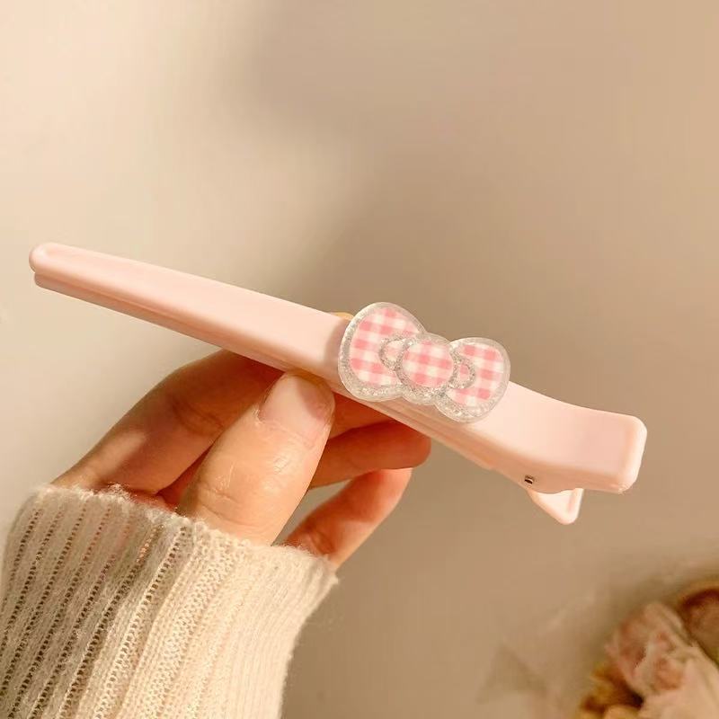 女性用のかわいいピンクのキティヘアピン、シームレスな漫画の単一位置決め海辺のサイドヘアピン、メイクアップヘッドギアインスタイル|undefined