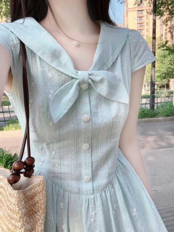 2025 夏の新しい人気の甘くて優しいスタイルの美しいユニークなブルーのドレスフェミニンなウエスト休暇ドレス|undefined
