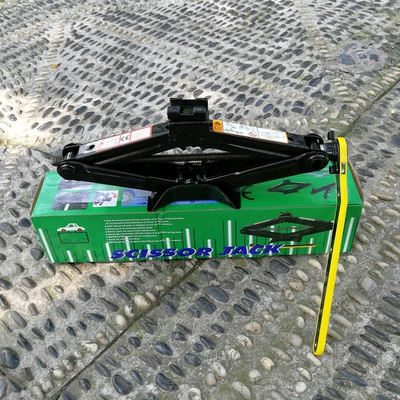 1.5t Car-Mounted Hand-Cranked Labor-Saving Car jack