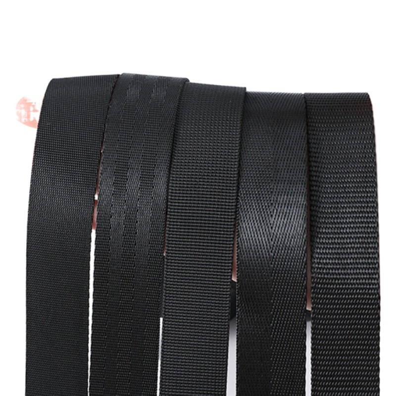 Correas de nylon engrosado de tejido denso disponibles en stock, correas para mochilas, cinturones de seguridad para automóviles, correas de nylon imitación con patrón de espiga.