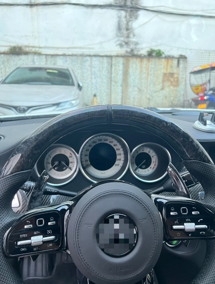 Suitable for Mercedes-Benz carbon fiber steering wheel AMG modification AECSG-class GLC260GLECLSGT-809 carbon composite model