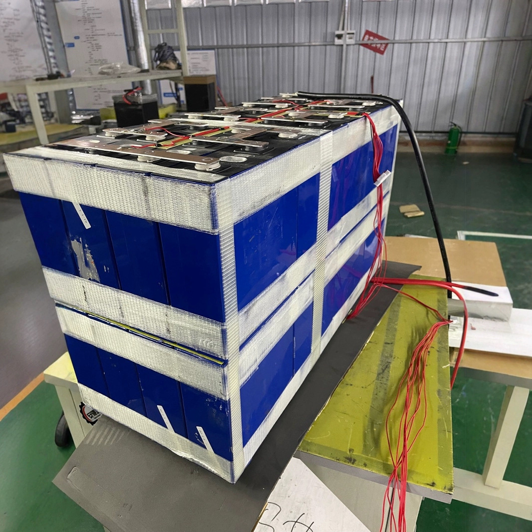 工厂热销长循环寿命磷酸铁锂电芯3.2v 100Ah 4P锂电池模组