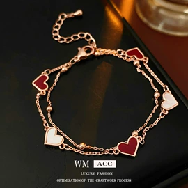 耳环;项链;手链