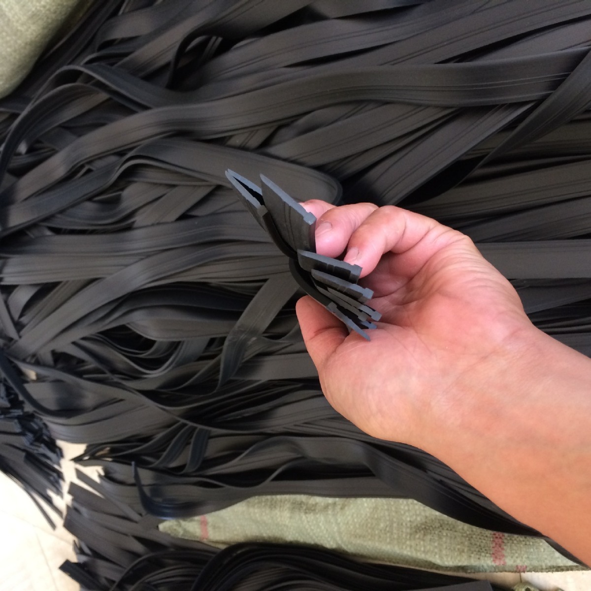 三元乙丙密封条门窗密封条汽车密封皮条门底密封条橡胶挡风密封条