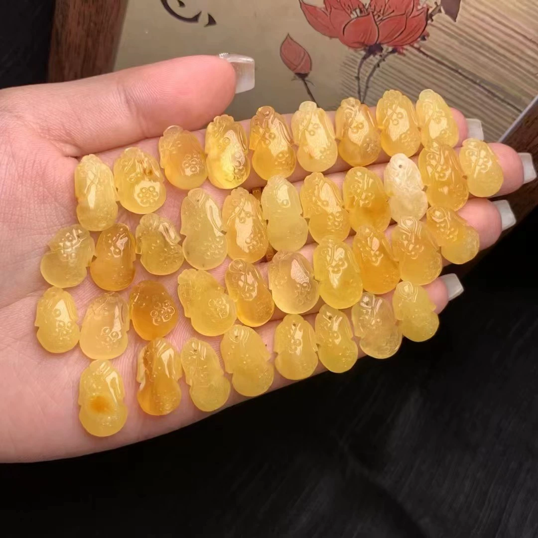 Натуральный пчелиный воск маленький резной чонсам куриное масло желтого воска богатого и пухлого случайного DIY аксессуары для игры оптом