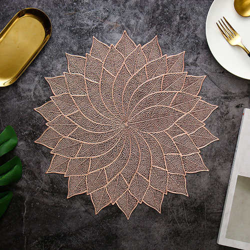 New Creative Wealth-bringing Leaf Round Table Mat, Nordic Light Luxury Gold-burnished Western Dinner Mat, Hollow PVC Solid Color Insulating Mat