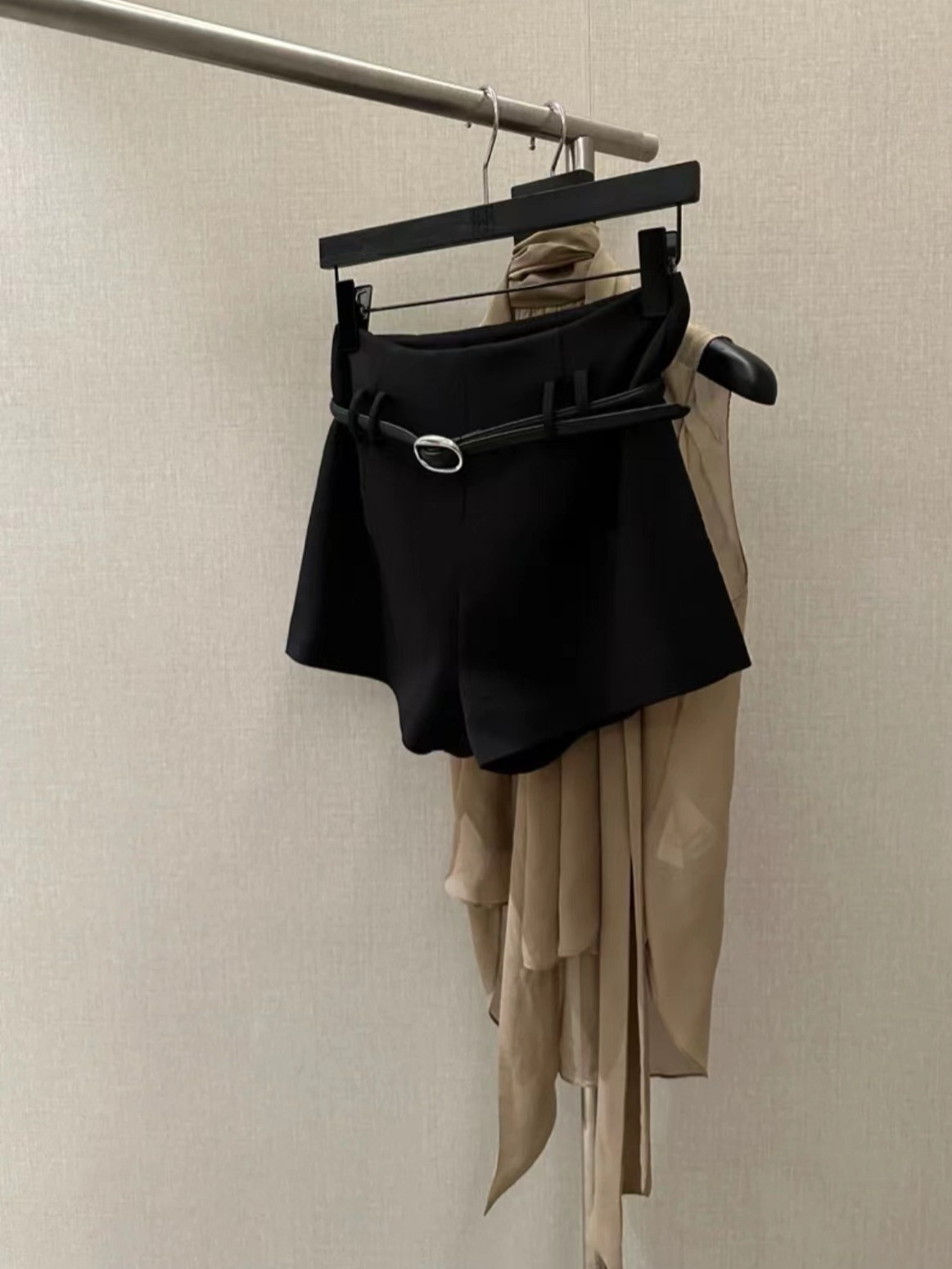 Pantalones Cortos de Tiro Alto con Cinturón para Oficina