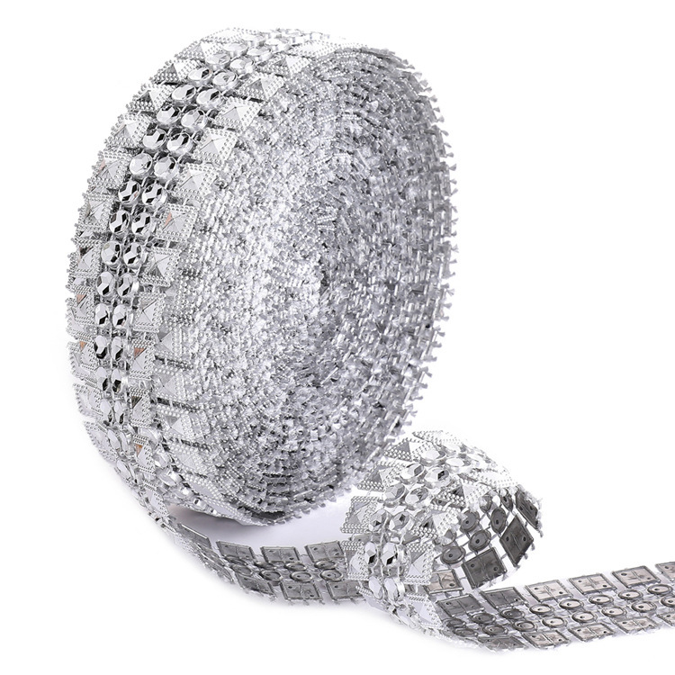 Europa y los Estados Unidos en forma de minarete perforación imitación de perforación cinturón de perforación vacío ecológico galvanizado hueco perforación cinturón de decoración de pirámide