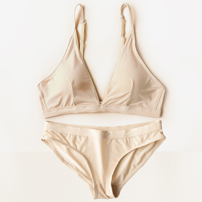 Large breasts show small size, no chest cushion, ice silk French sexy lingerie set, underwear for women_voghion.com