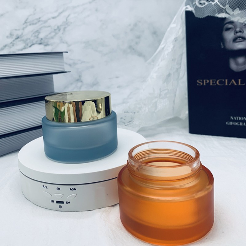 厂家供应批发新款120g高白料蒙砂化妆品膏霜瓶塑料盖电镀盖大容量