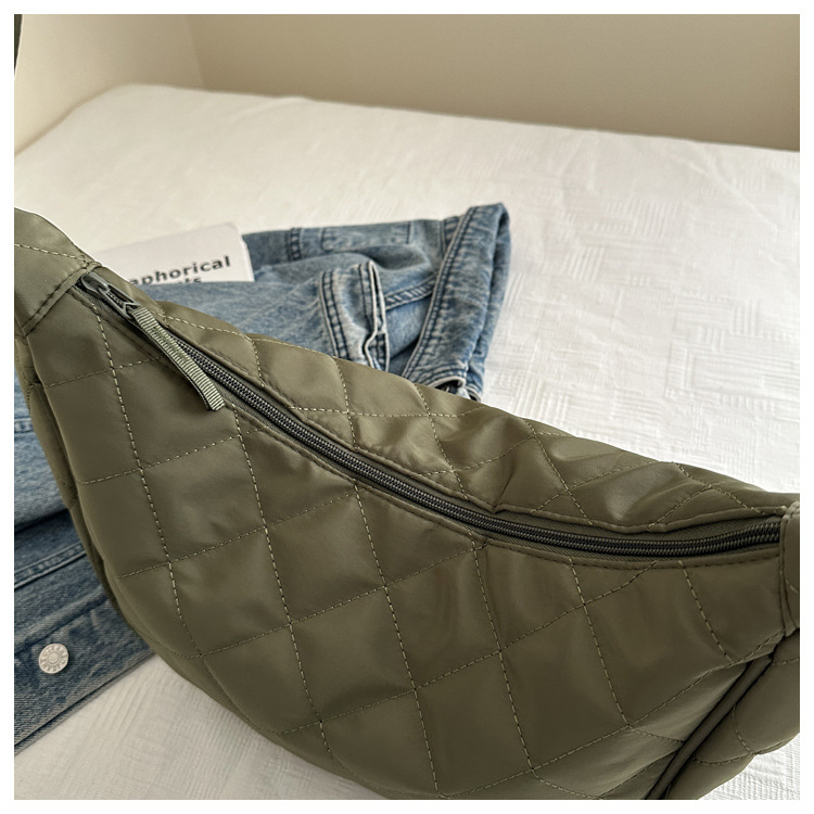 "Stylish large-capacity dumpling bag 2025 New trendy and fashionable niche single-shoulder bag, versatile and simple crossbody bag wholesale. undefined