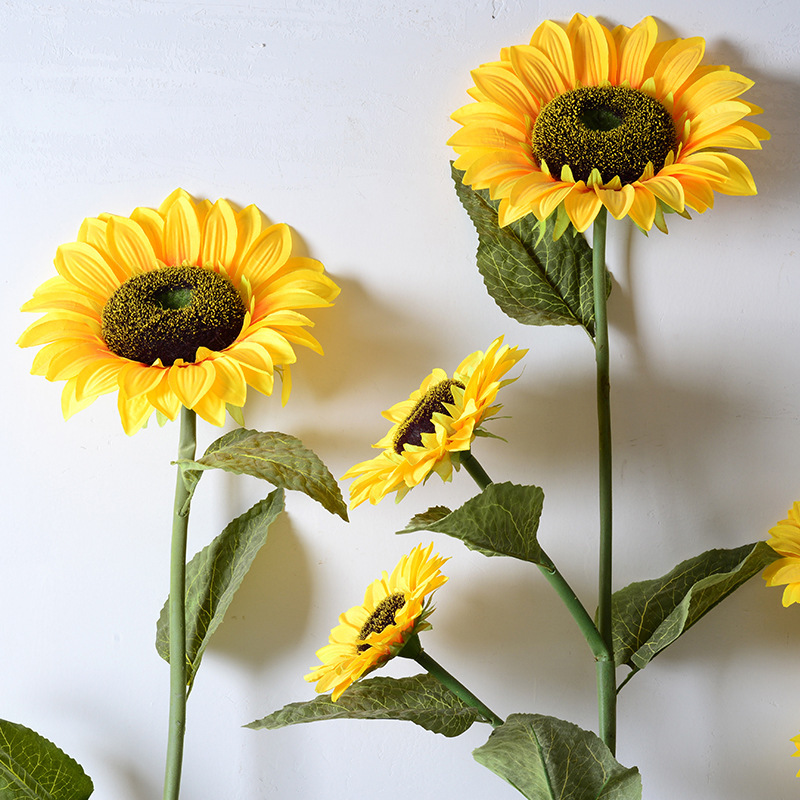 Flores de lujo ligero de alta gama simuladas flores falsas decoración floral sala de estar girasol mesa de comedor decoración floral decoración decorativa floral