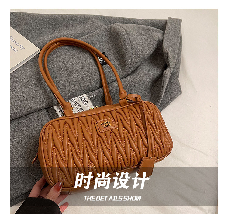 Retro bag for women, large capacity, new 2024 autumn and winter versatile, niche design, single-shoulder underarm bag, commuting pillow bag Item Picture