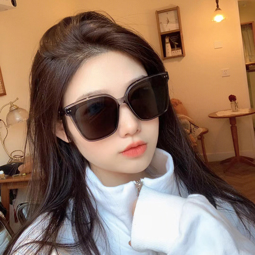 New large frame sunglasses with rivets for women, fashion, men's fashion, big face, slimming ins, high-end glasses, square frame sunglasses batch