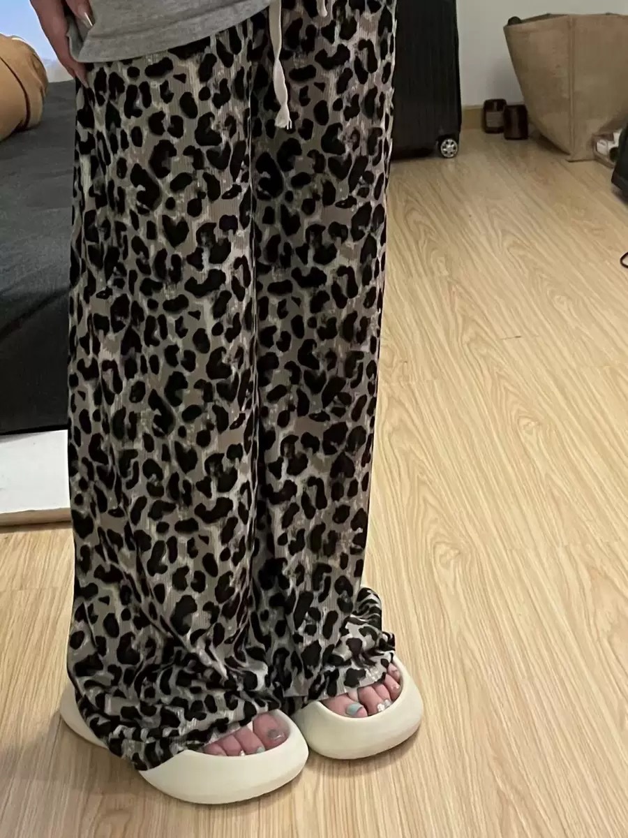 Nuevo estilo estampado de leopardo mujer verano fino estampado pantalones anchos mujer cintura alta fina seda de hielo estilo explosivo suelto drapeado hielo