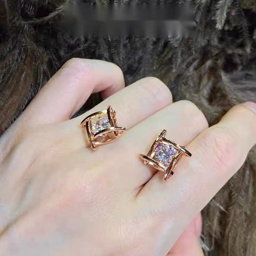 Cubic Zirconia And Pearl Stud Earrings For Everyday Elegance_voghion.com