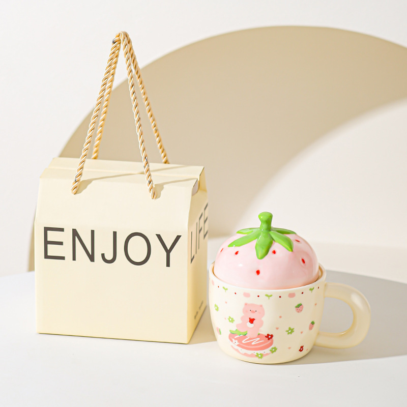 Taza de cerámica de oso de fresa con taza de regalo para chicas taza de marca doméstica de alto valor de pareja taza de desayuno de leche