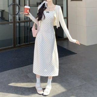 法式吊带波点连衣裙子女夏季2026新款绝美气质收腰穿搭一整套装裙