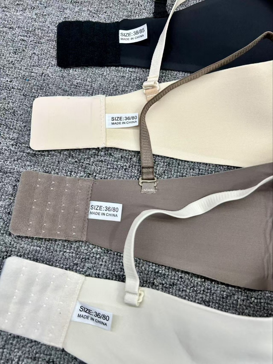 Simple lisa antideslizante sin cinturón de hombro ropa interior pequeño pecho grande reúne soporte de pecho secundario sexy espalda sin marcas sujetador