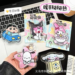 かわいい異形は熱い漫画を割って熱を温めます。冬の学生は携帯で赤ちゃんを温めます。
