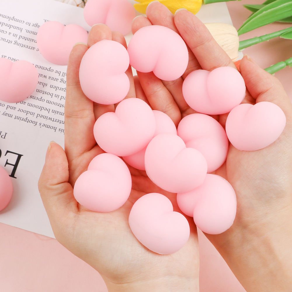 Shin-Chan Butt Squeeze Toy Stress Relief Soft Rubber Toy Car Phone Case Anti-Collision Small Toy