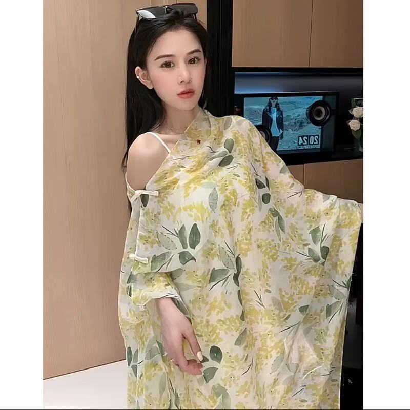 Chal de protección solar de verano para mujer 2025 nuevo estilo hebilla largo estilo étnico fotografía de viaje estilo fino playa bufanda de seda capa