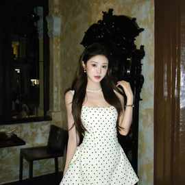 ***同款波点连衣裙夏季纯欲法式气质辣妹甜美短裙显瘦吊带裙子