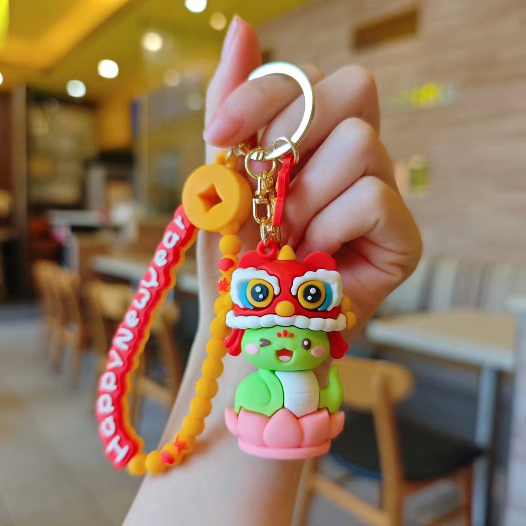 2025 Año de la Serpiente Año de la Serpiente Keychain Lions Colgante Mochila de dibujos animados Colgante Regalo de Fiesta de Cerradura de Automóviles