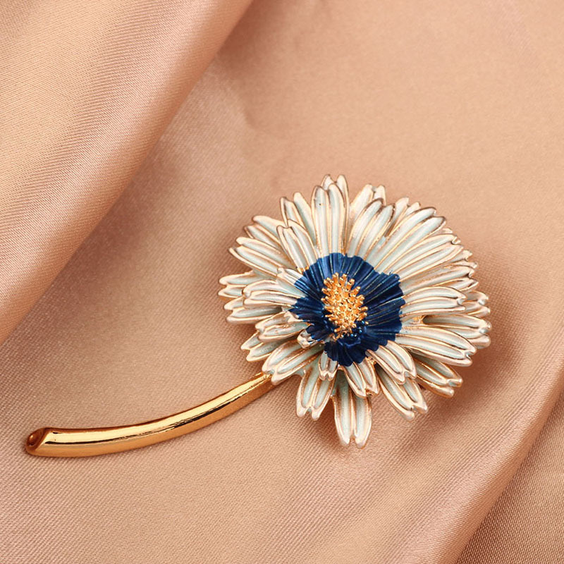 22g Weight Brooches Classification 1 Piece Quantity Holiday, Tea Party Occasion Alloy Material Flower Pattern All Seasons Season Unisex Gender Simple Style Style Simple Style Pin Flower Alloy Unisex Brooches 1 Piece 6