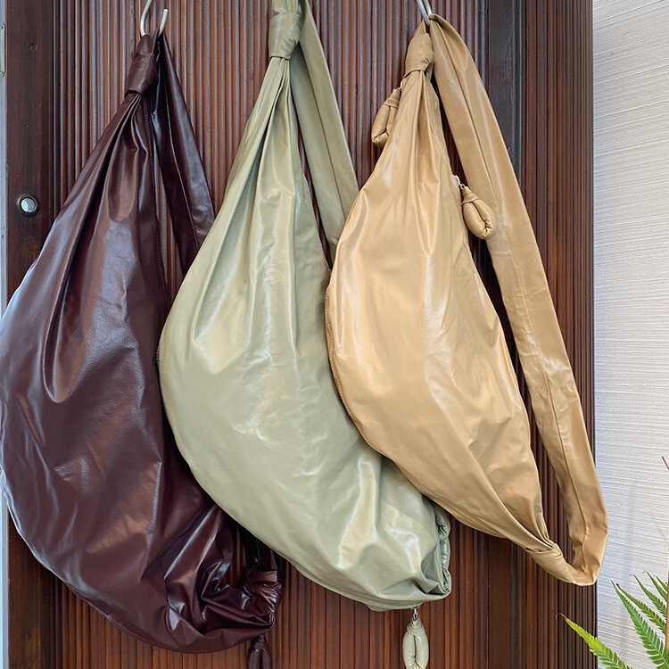 [Original Leather] Paper-Like Cowhide Croissant Bag with a Wrinkled Texture, First-Layer Cowhide Shoulder Crossbody Bag, Croissant Bag, Dumpling Bag