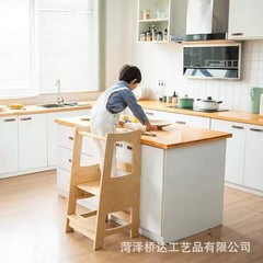 家庭の子供の学習塔の赤ちゃんの階段の手洗いの腰掛けは高くなります。