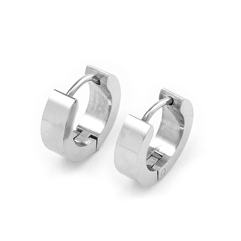 Joyería de acero inoxidable simple anillo brillante diario todo partido titanio acero hebilla pendientes unisex nicho estilo