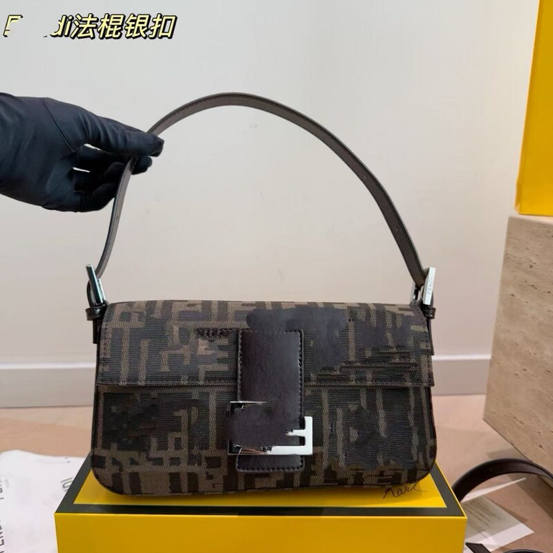 Fenjia's new versatile, light-luxury, fashionable shoulder and handbag, short crossbody baguette bag, underarm bag, commuter bag, cross-border wholesale Fenjia's new versatile, light-luxury, fashionable shoulder and handbag, short crossbody baguette bag, underarm bag, commuter bag, cross-border wholesale